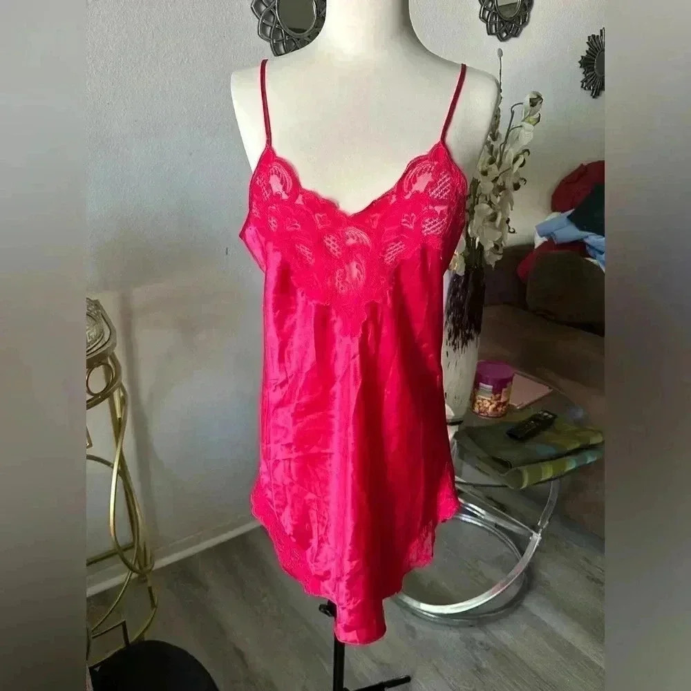 Vintage Victoria’s Secret nightgown size M